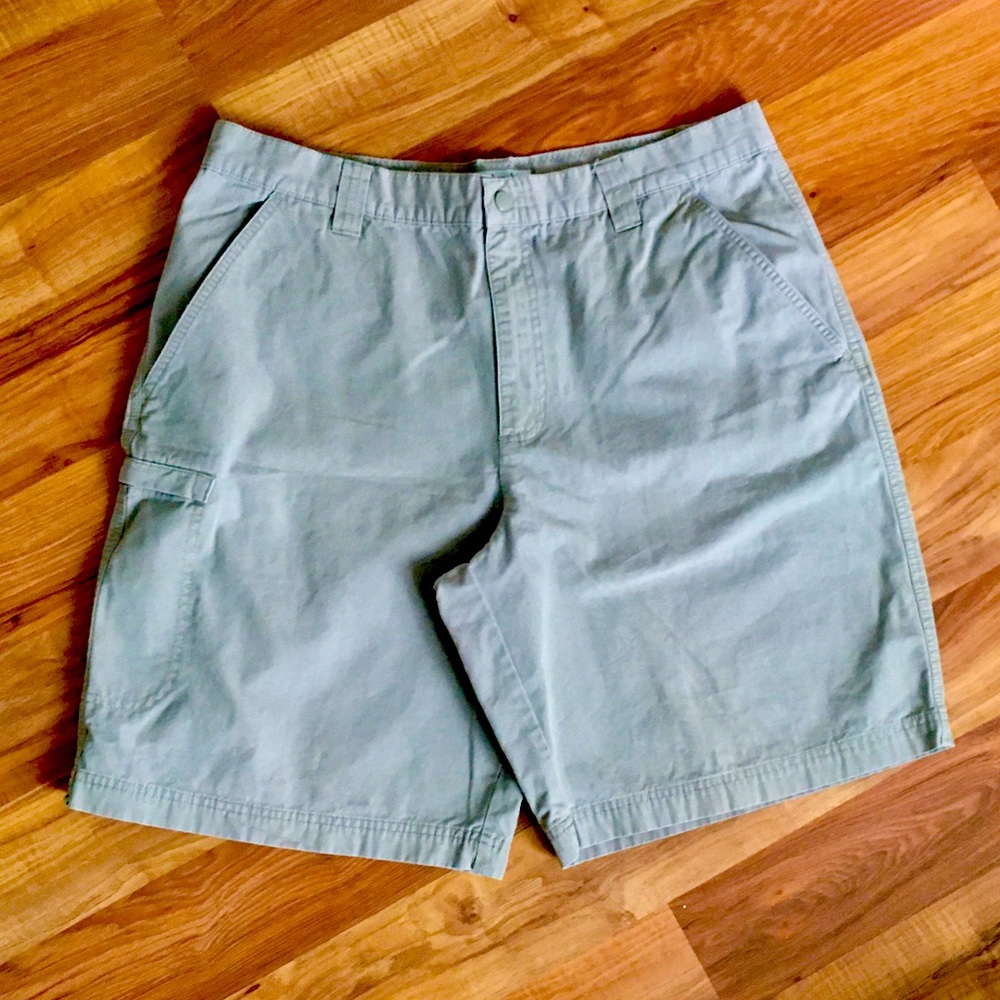Men’s Columbia Zip Cargo Shorts, Size 36, Inseam 10, Grey